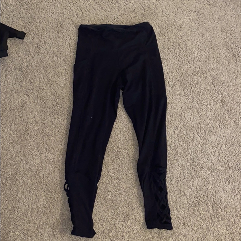 Black workout leggings